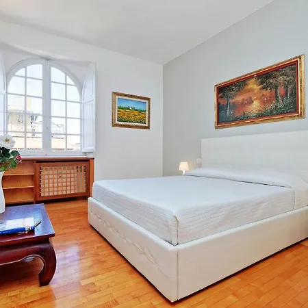 Roman Holiday Colosseum Holiday home